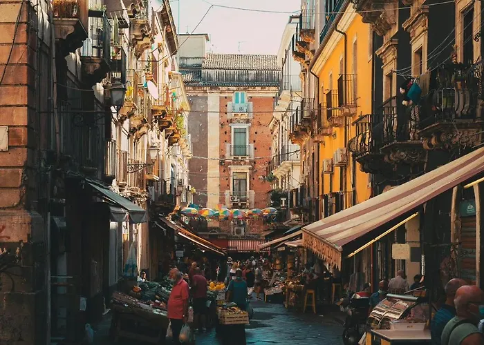 Ficuriniashouse-cozy Flat With Parking