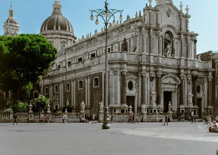 Ficuriniashouse-cozy Flat With Parking