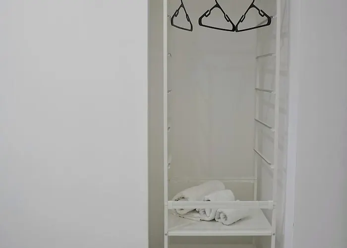 Ficuriniashouse-cozy Flat With Parking 別荘