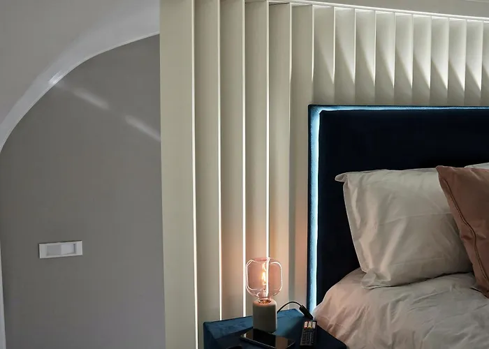 Ficuriniashouse-cozy Flat With Parking